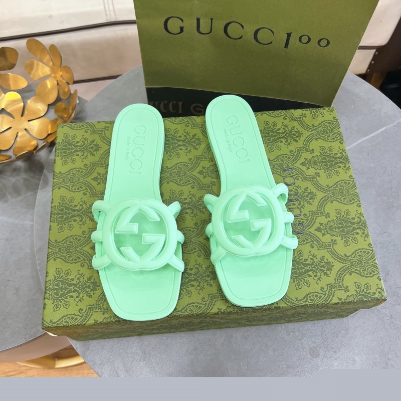G*u*i slippers